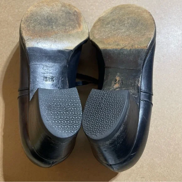 Varda Black Leather Heels - Picture 7 of 12